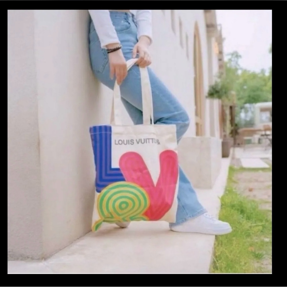 GWP: Louis Vuitton Multicolor Logo Double Side Canvas Bag NWT - Picture 9 of 10
